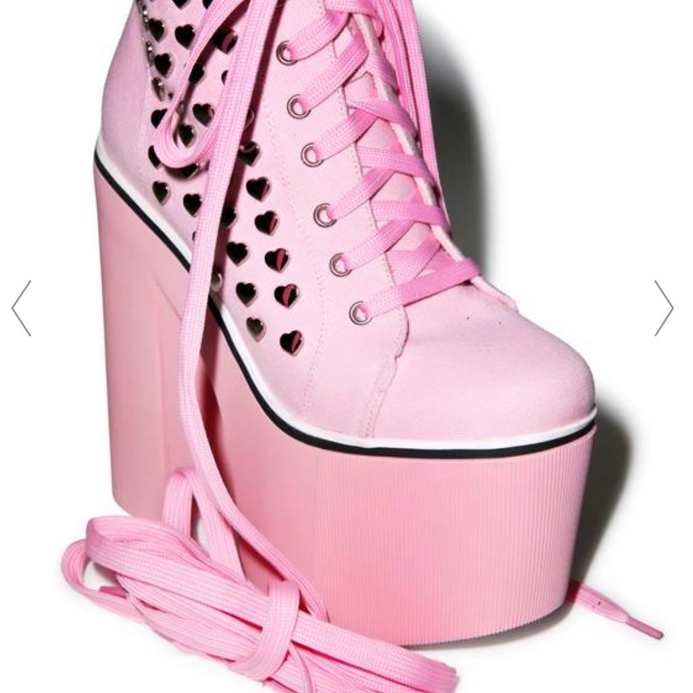 SugarBaby Kawaii Sweet Street Platforms NWB Size 9 Dolls Kill Pink Stud - Picture 4 of 7